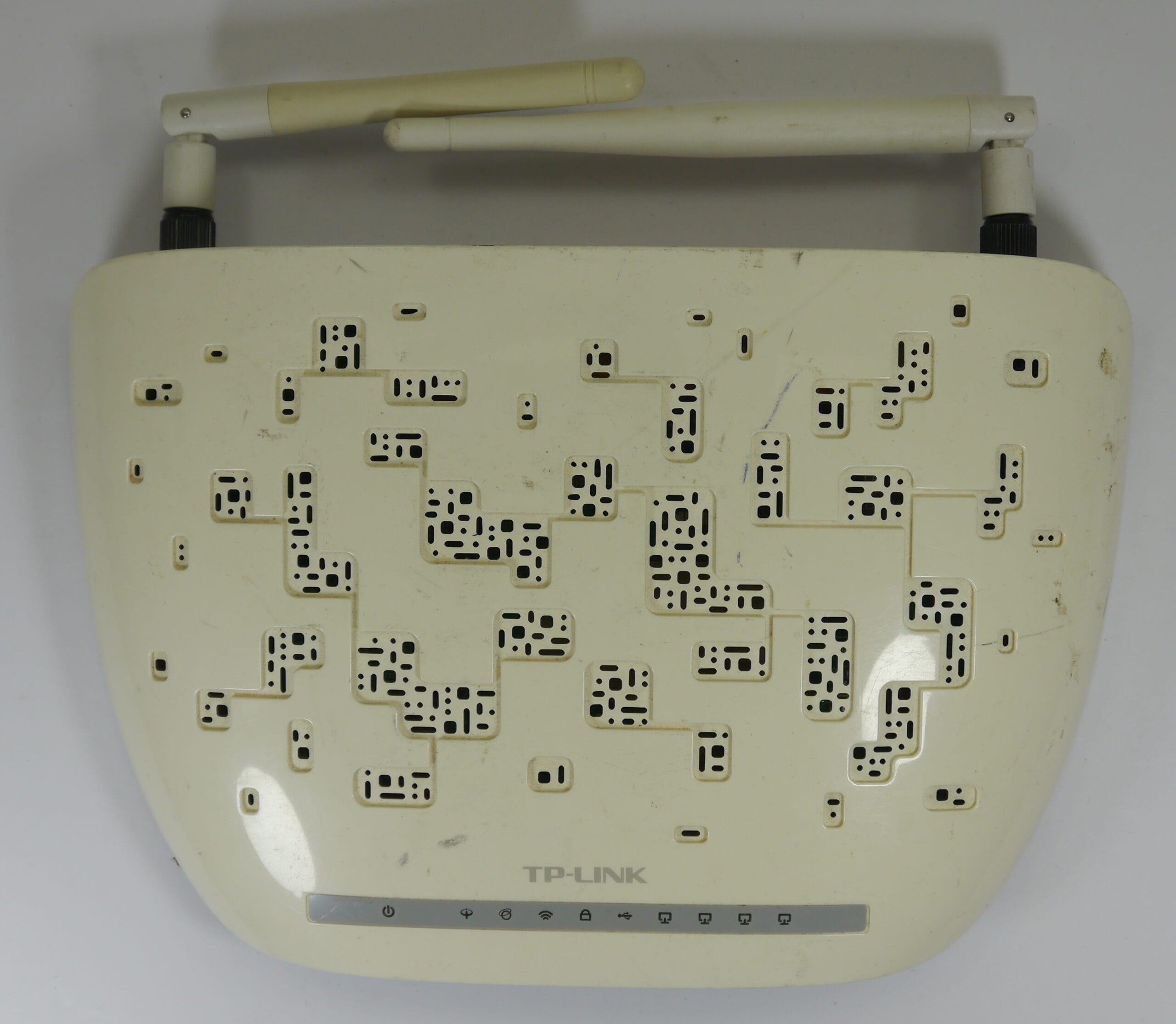 TP-Link TD-W8968 Wireless N300 Router White Used (No PSU) - Image 2