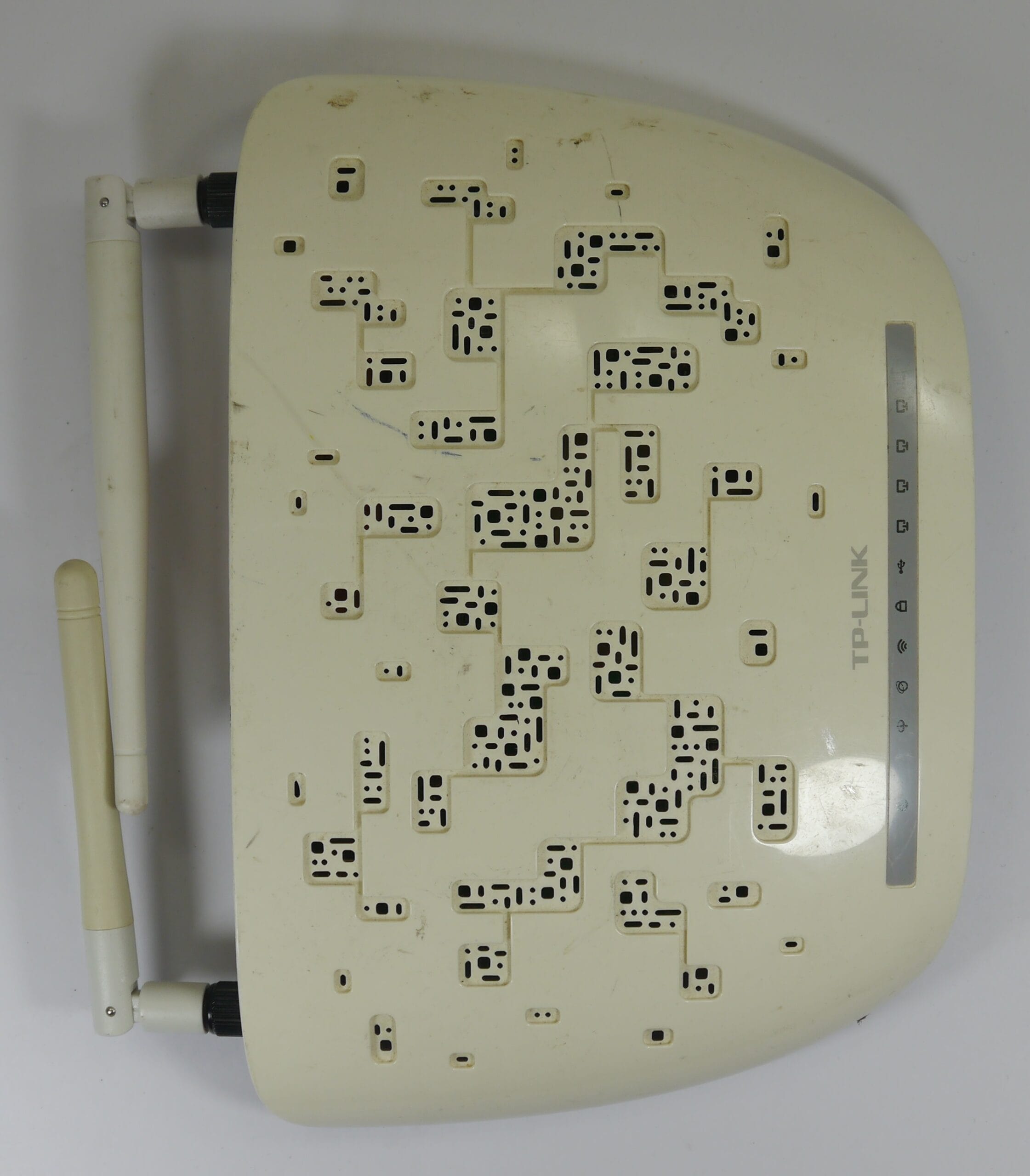 TP-Link TD-W8968 Wireless N300 Router White Used (No PSU) - Image 3