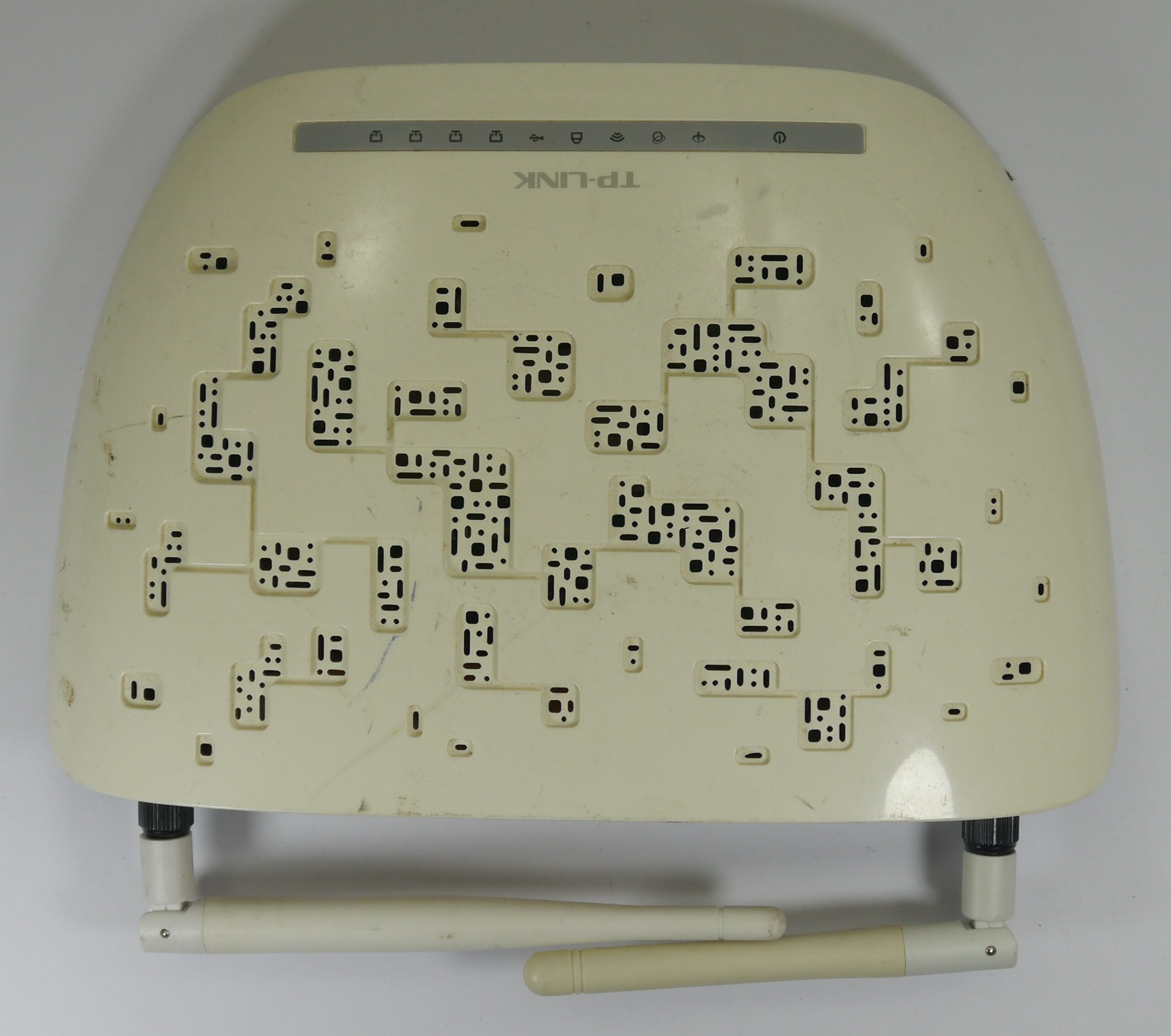 TP-Link TD-W8968 Wireless N300 Router White Used (No PSU) - Image 4