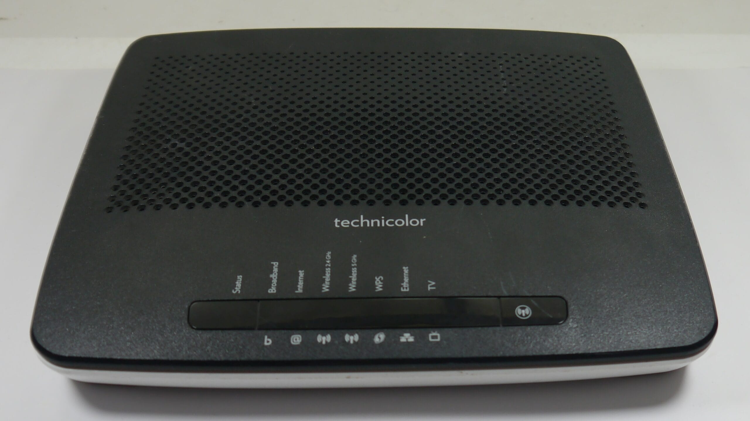 Technicolor TG589vac ADSL Wireless Router Used (NO PSU)
